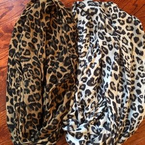 Set of 2 Leopard Infinity Scarves